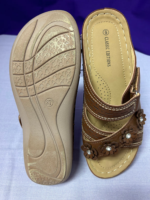 Brown Slip-On Strappy Sandals With Floral Decor Size 6.5