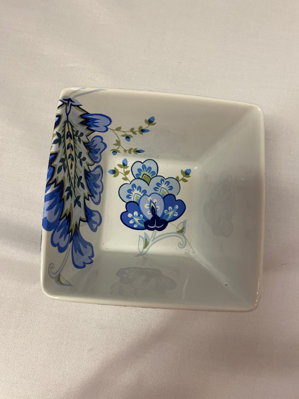 Set of 4 Porcelain Fine China Bowls, Blue Floral & White, Approx 5"